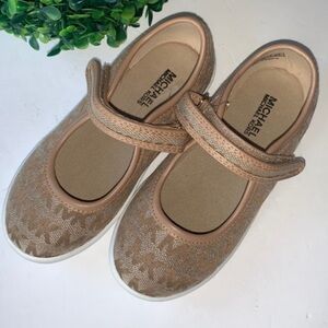 NWOT MICHAEL Michael Kors arial toddler shoes size 10
